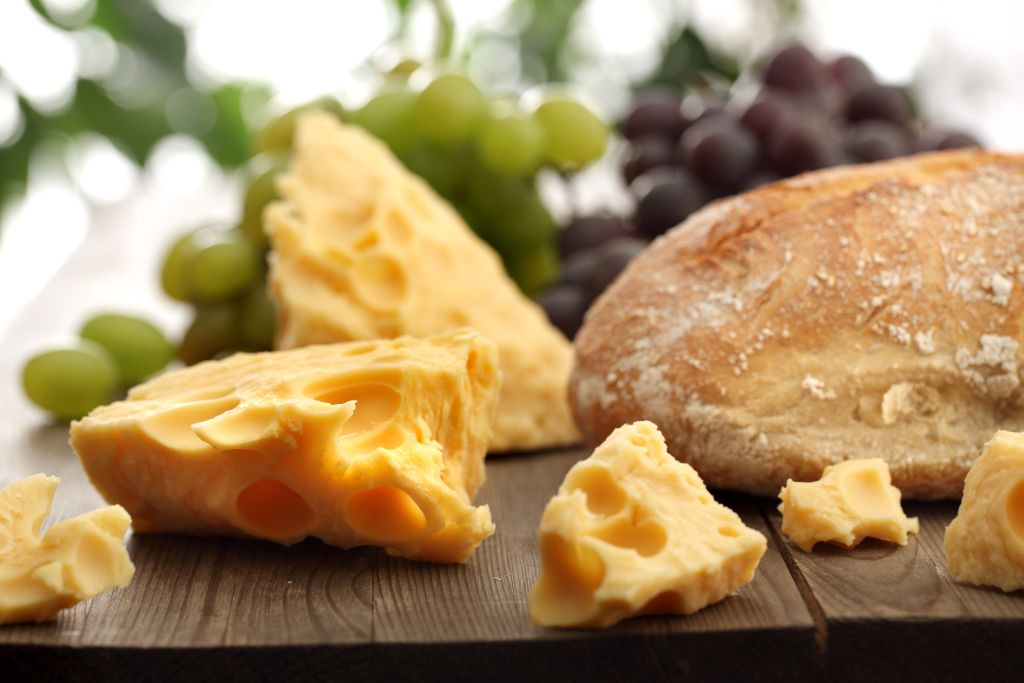 Wakacyjne kierunki w poszukiwaniu kulinarnych specjaów: óty ser